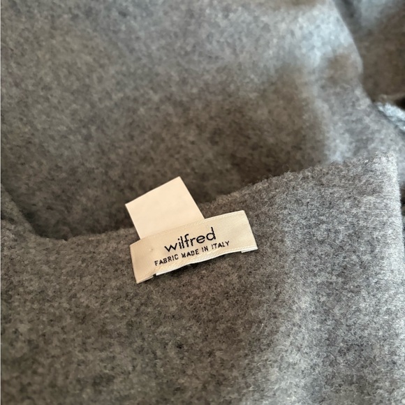 Aritzia Accessories - Aritzia Wilfred Italian wool scarf